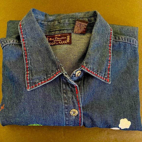 Womens Sz 1X Holiday Embroidered Button Down Denim Shirt Top New Direction - Picture 4 of 10